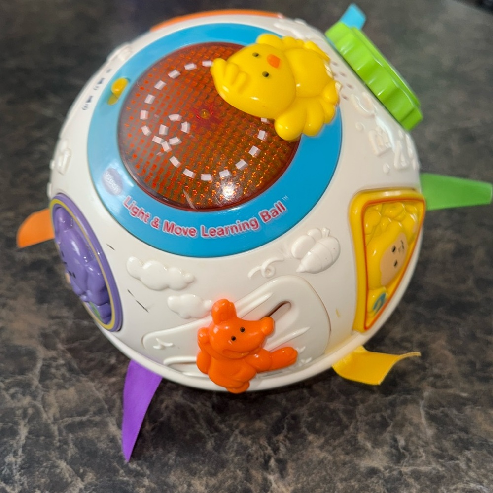 VTech Crawl & Learn Bright Lights Ball